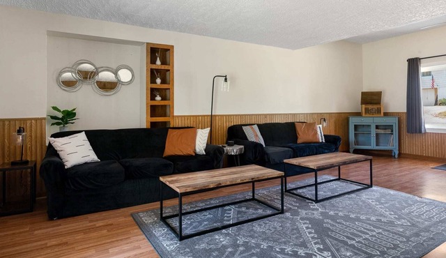 Cozy 2 BR Home on Shores of Lake Charlevoix