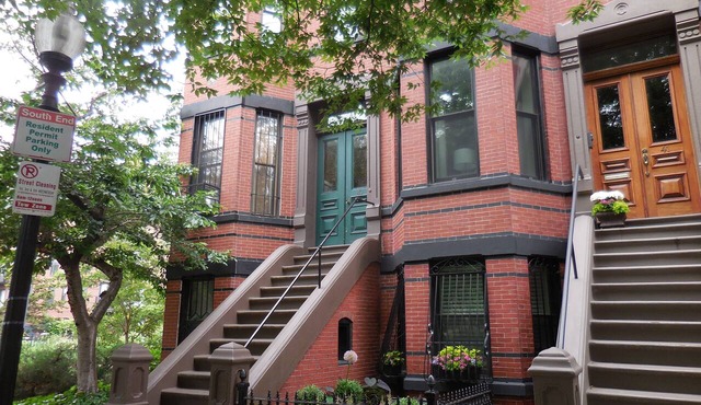 Cozy, Adorable 1-bedroom apartment - in tourist area. Sleeps 4