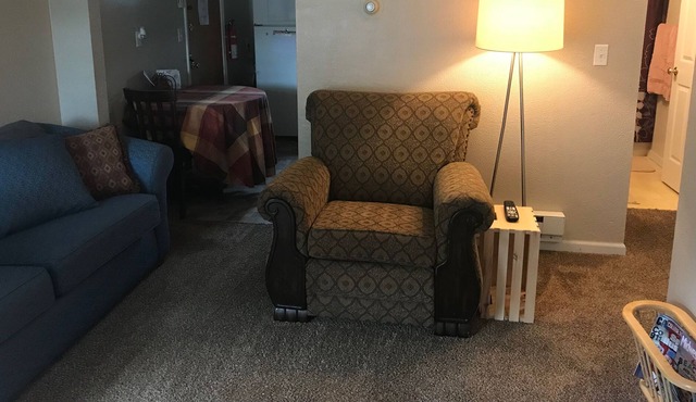 Cozy Apartment, Just 10 Minutes From Notre Dame!