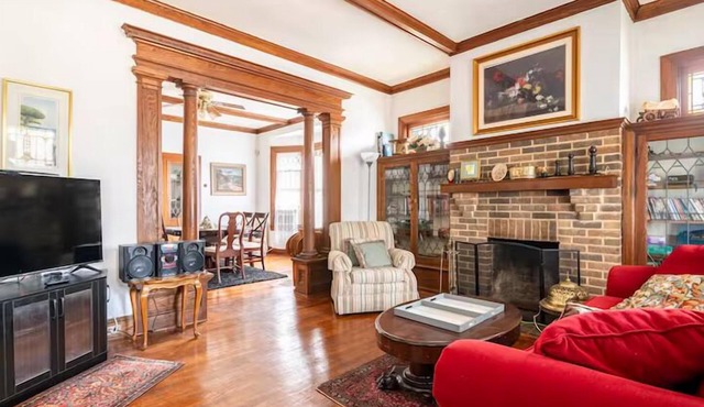 Cozy Cape Cod Bungalow|King|Queen|WD|Full Kitchen|Wifi|Desk