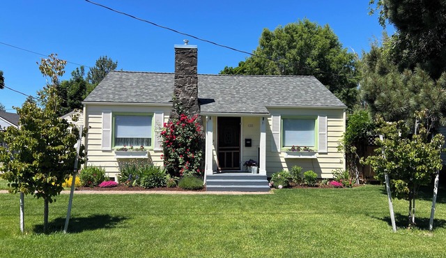 Cozy Cottage in Downtown Redmond