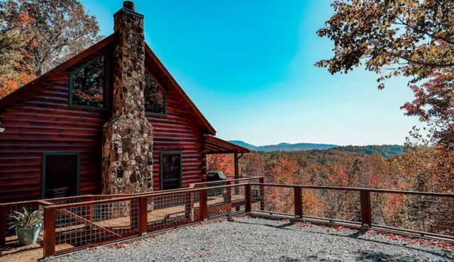 COZY LANE CABIN/Sleeps 8/Mountain View/Hot Tub/Game Room/Fire place/