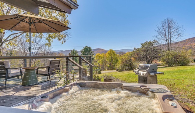 Cozy Mtn-View Chalet < 2 Mi to Windham Slopes
