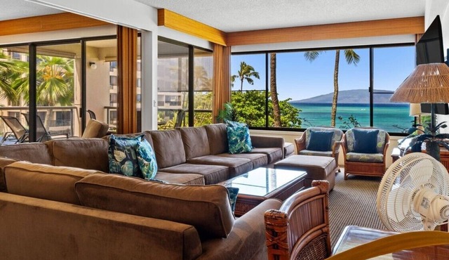 DIRECT BEACHFRONT 3BR 2BA! INCREDIBLE VIEWS! Sleeps up to 10! AC!