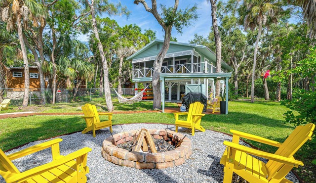 Dock, Hot Tub & Games: Crystal River Family Gem