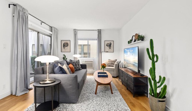 Double King Suite with Patio Dining and Parking NRP21-00386