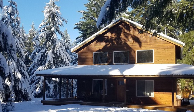 Elk Corral Cabin-Easy Access To Crystal and Mt. Rainier