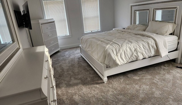 Experience Leicester living in spacious rooms