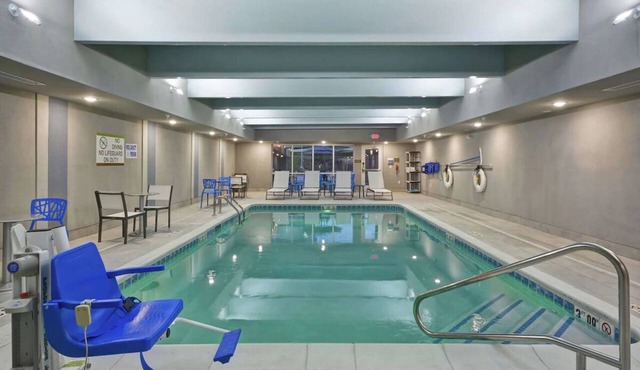 Explore, Rest, Enjoy: FREE Breakfast and Parking, Onsite Pool, Pets Allowed