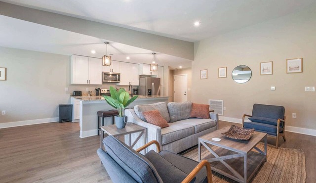 Explore Traverse City! Pet-Friendly Condo Getaway