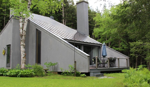 Falcon House: VT Modern Chalet w/Sauna on 25 Acres - Hike - Bike to Village