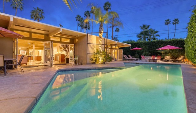 Fall Getaways Available! Donald Wexler-Designed Home with Pool in Historic Mesa Neighborhood