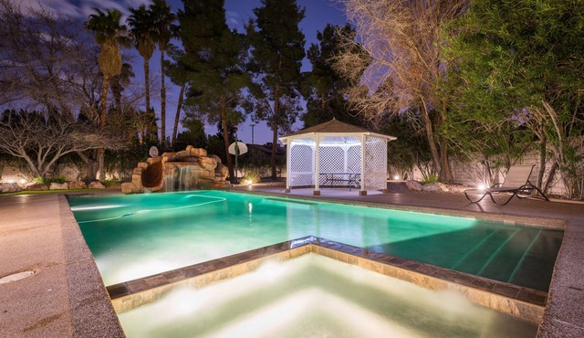 Family Fun, Pickleball, Pool/Spa, Water slide