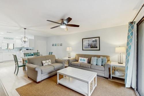 Fiddlers Cove 27E