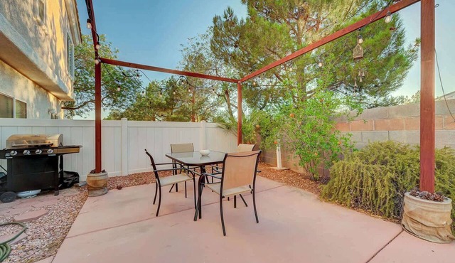 Gated 2BR End-Unit | Family Park, Pool & Trails