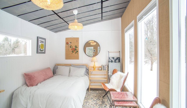 Glamping hut with WiFi in Ripton, biking, hiking, skiing