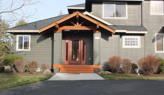 Golden Escape- Private Hot tub, Dog Friendly