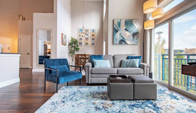 Gorgeous 2BR Penthouse in the Heart of Seattle!