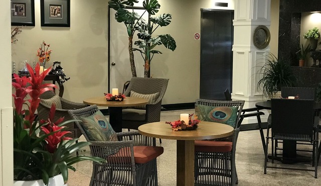 GreenTree Inn & Suites Alhambra