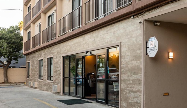 GreenTree Inn & Suites Los Angeles - Alhambra - Pasadena