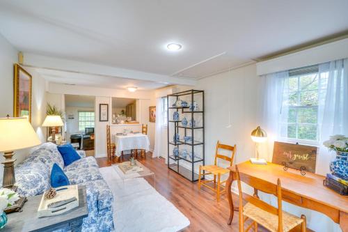 Hike, Sip & Explore: Charming Waterford Cottage!