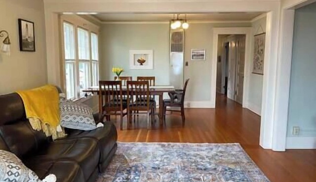 Historic Downtown Flat, No. 4