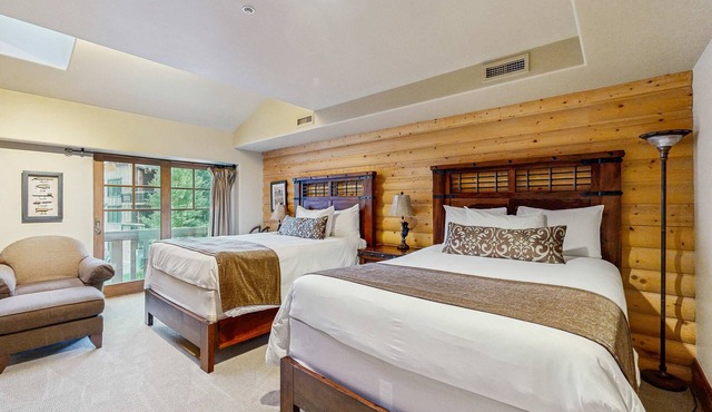 Hotel studio with views, fireplace & close to everything
