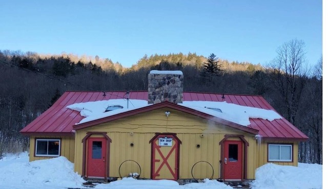 Killington, Left Side of Duplex ,Outside Hot Tub, Charming, Cozy, Clean