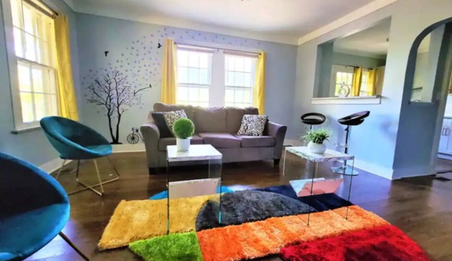 King bed and Queen Sofa bed/room TV Wifi