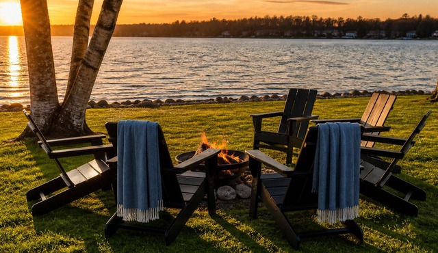 Lake Ann Waterfront | Family, Pet Friendly/Walk to Downtown