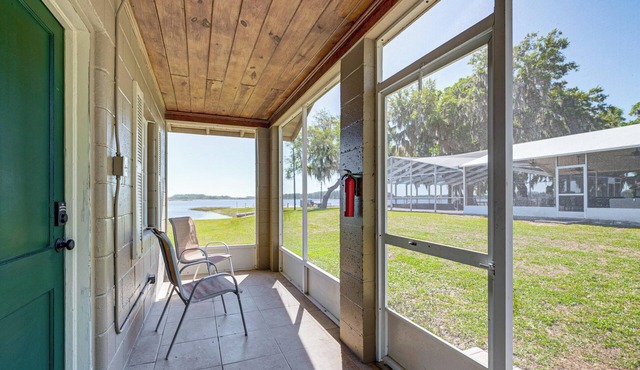 Lake View, Pool Access! Pet-friendly Hernando Stay