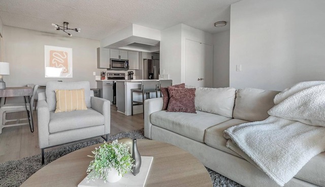 Landing | Beautiful 2BD, Courtyard