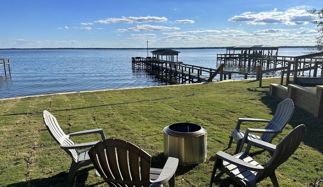 Life is better at the Lake Lakefront home that sleeps 13!