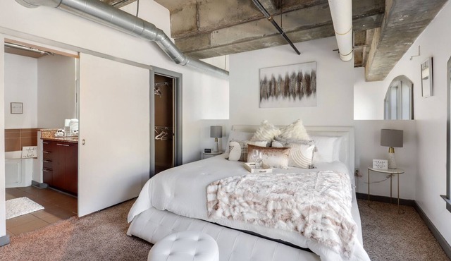 LOFTY CREM DE LA CREME SUITE