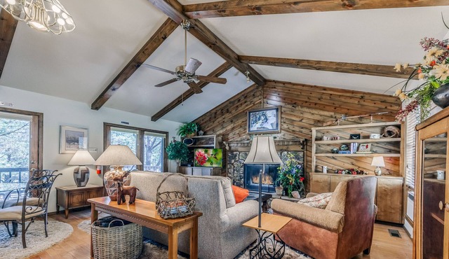 Lone Pine Pet Friendly | Elk, Deer & Cozy Nights in Your Private Nature Sanctuary
