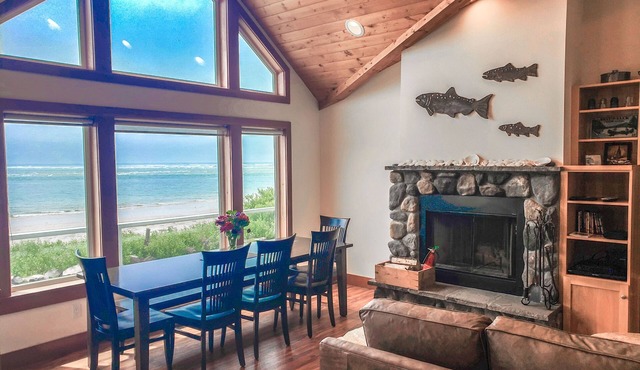 Lovely Beachfront Home with Amazing Views!