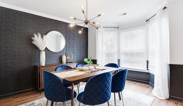 Lux Home-mins to Truist Park wKing pet friendly