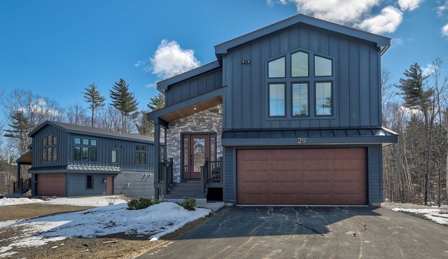 Luxurious Newly Built 4-bedroom house in charming Bartlett/North Conway Area