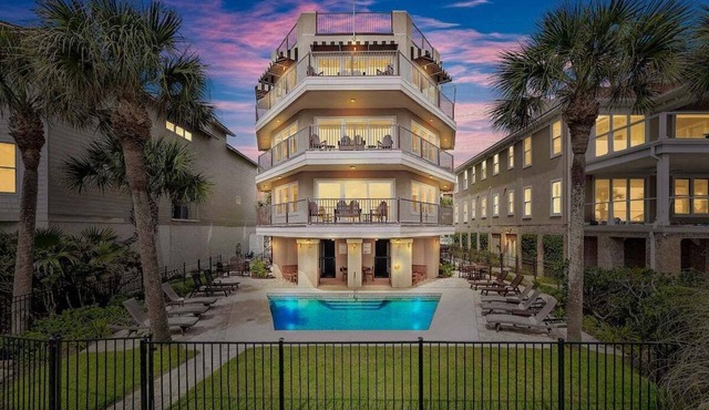Luxurious Ocean Front Condos, All Three Floors!