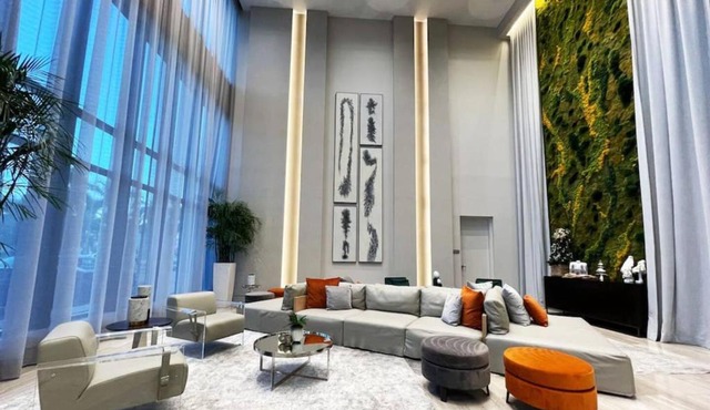 Luxury Condo - 3B3B with Amazing Skyline View