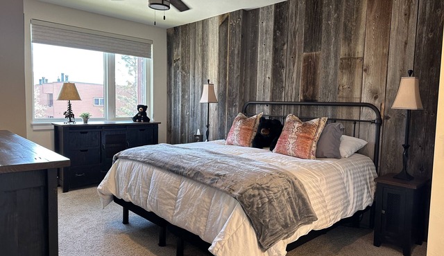 Luxury Condo: Walk to Dillon Amphitheater Concerts & Lake Dillon Marina