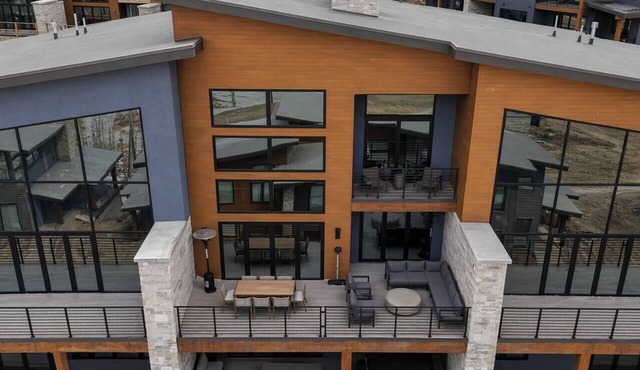 Luxury Ski In and Ski Out Condo with Private Hot Tub and Sauna