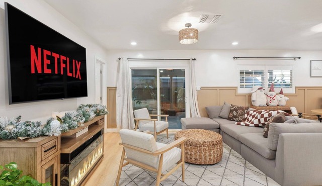 Magical Villa - 10 BEDS - Disneyland & SoCal Gems- Luxury Stays