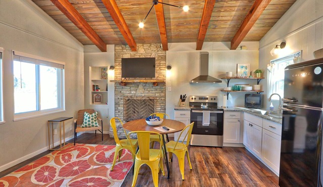 Modern Cottage perfect for family vacation!