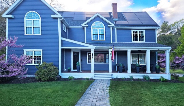 Modern Luxe Spacious Escape Near Boston Hot Tub