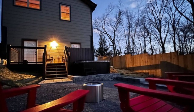 Mountain Cabin/Indoor Pool/Hot Tub/Games/Views