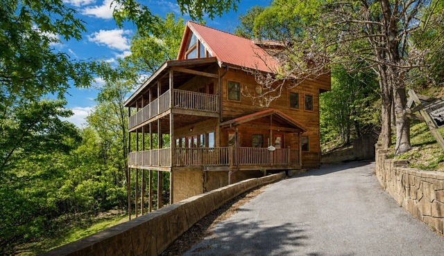 Mountain Tyme, Hot Tub, Pool Table, Game Room, $560 FREE tickets each paid day!