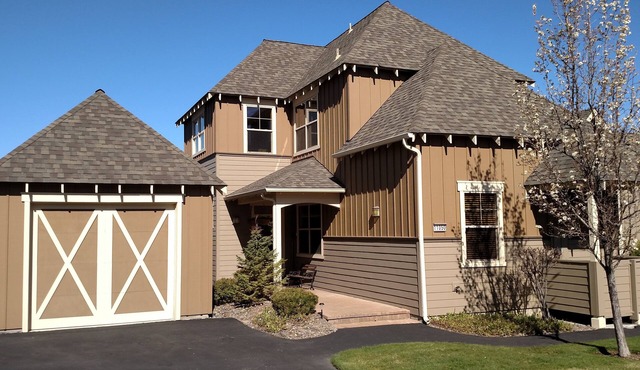 Mountain Views, Desert Skies, Passes to our 3 Sport centers w/private HOTTUB!