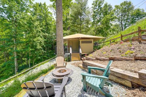 Mtn-View Deck: Scenic Glamping Getaway Near Boone!