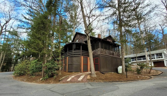 Multi-family Mt Gretna Cottage: Steps to Playhouse